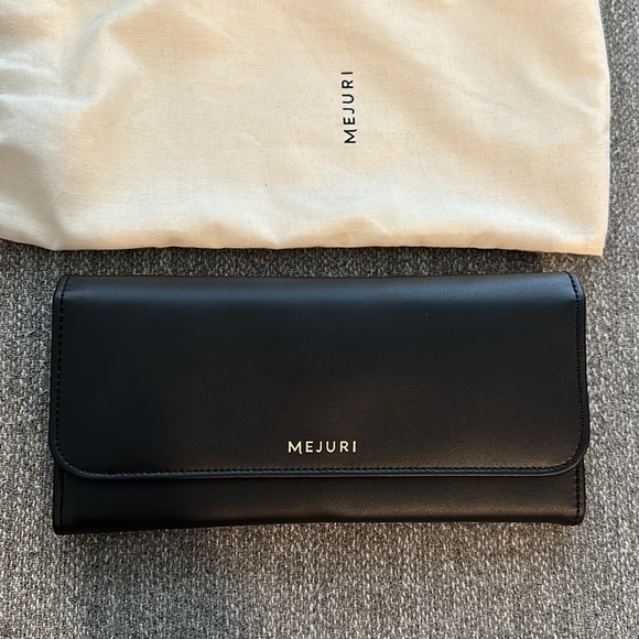 Mejuri jewlery travel case - Picture 5 of 16